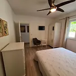 Linda Apartament *